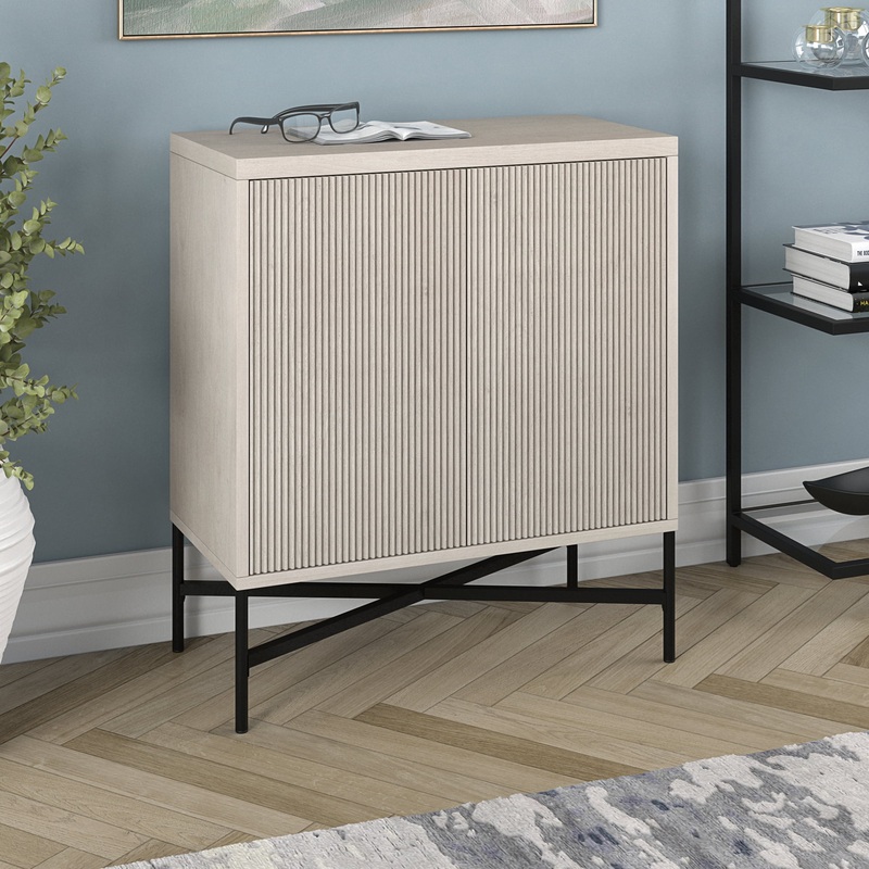 Evelyn&Zoe Modern/Contemporary 28 Wide Alder White Accent Cabinet | Bigbigmart.com